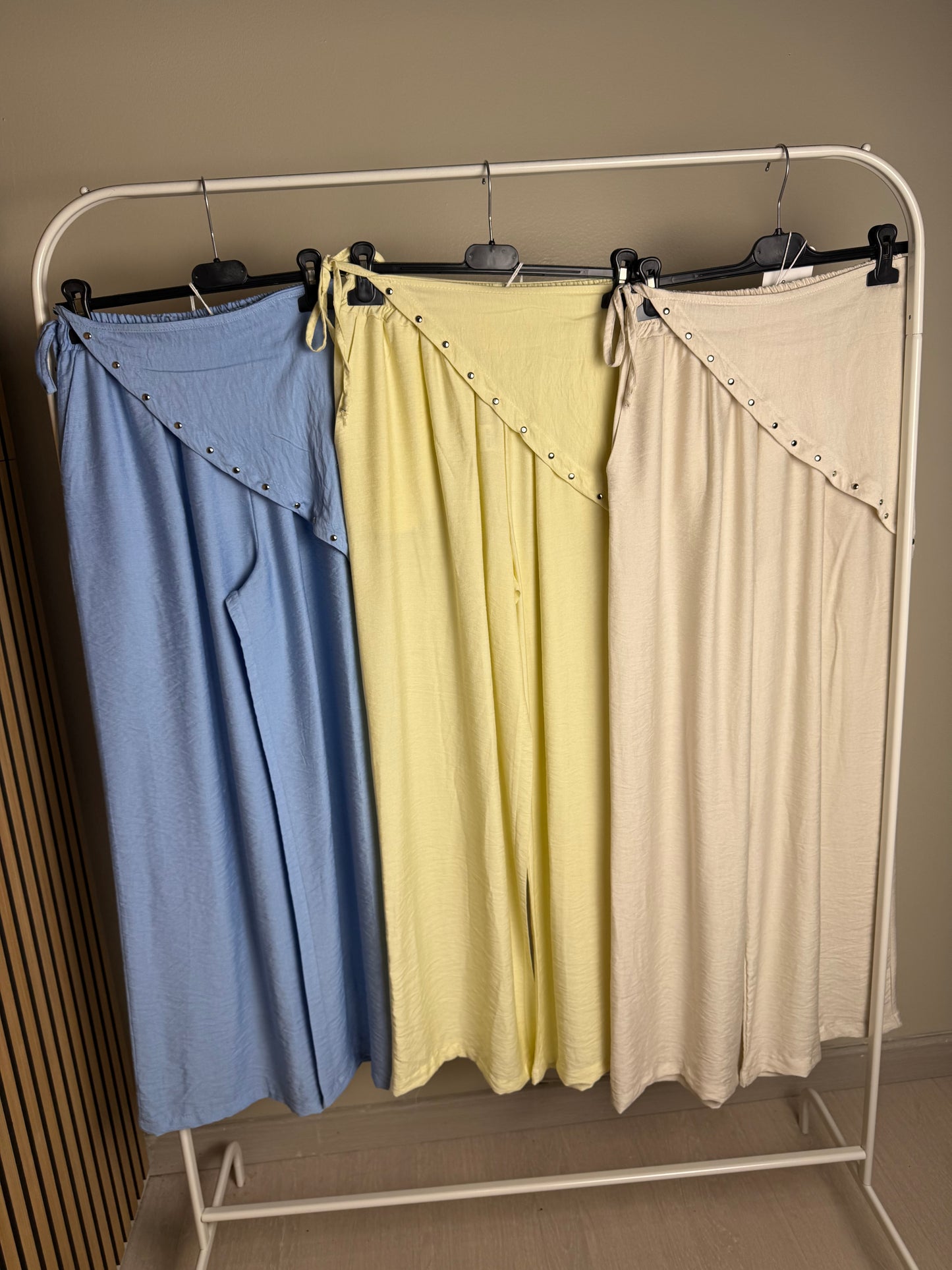 pantalone/set borchie