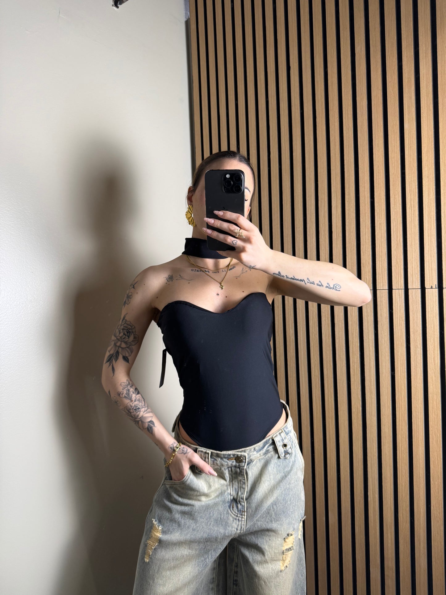 body CHOCKER