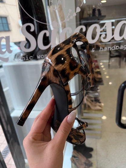 sandali leopard con cinghie