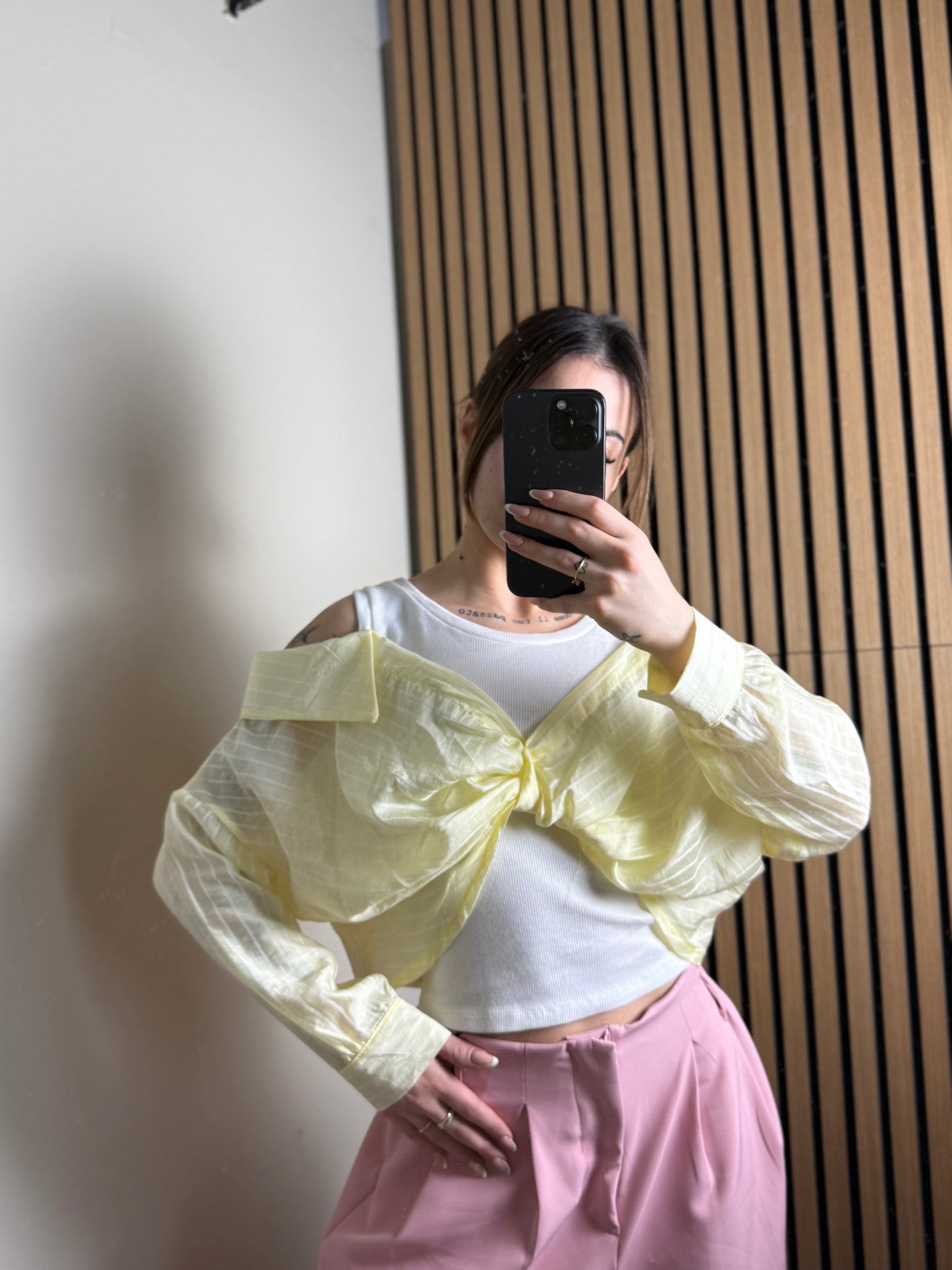 canotta con camicetta CLOÈ gialla