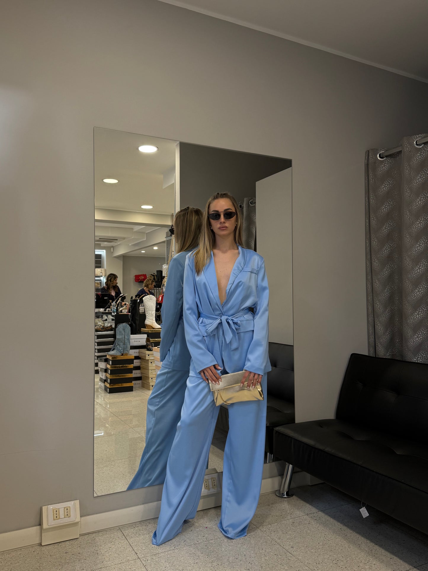 tailleur in raso celeste