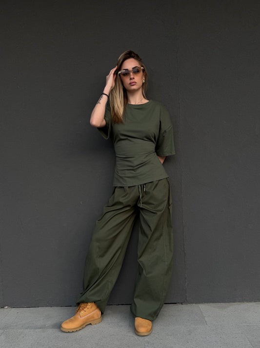 pantaloni in cotone verde militare