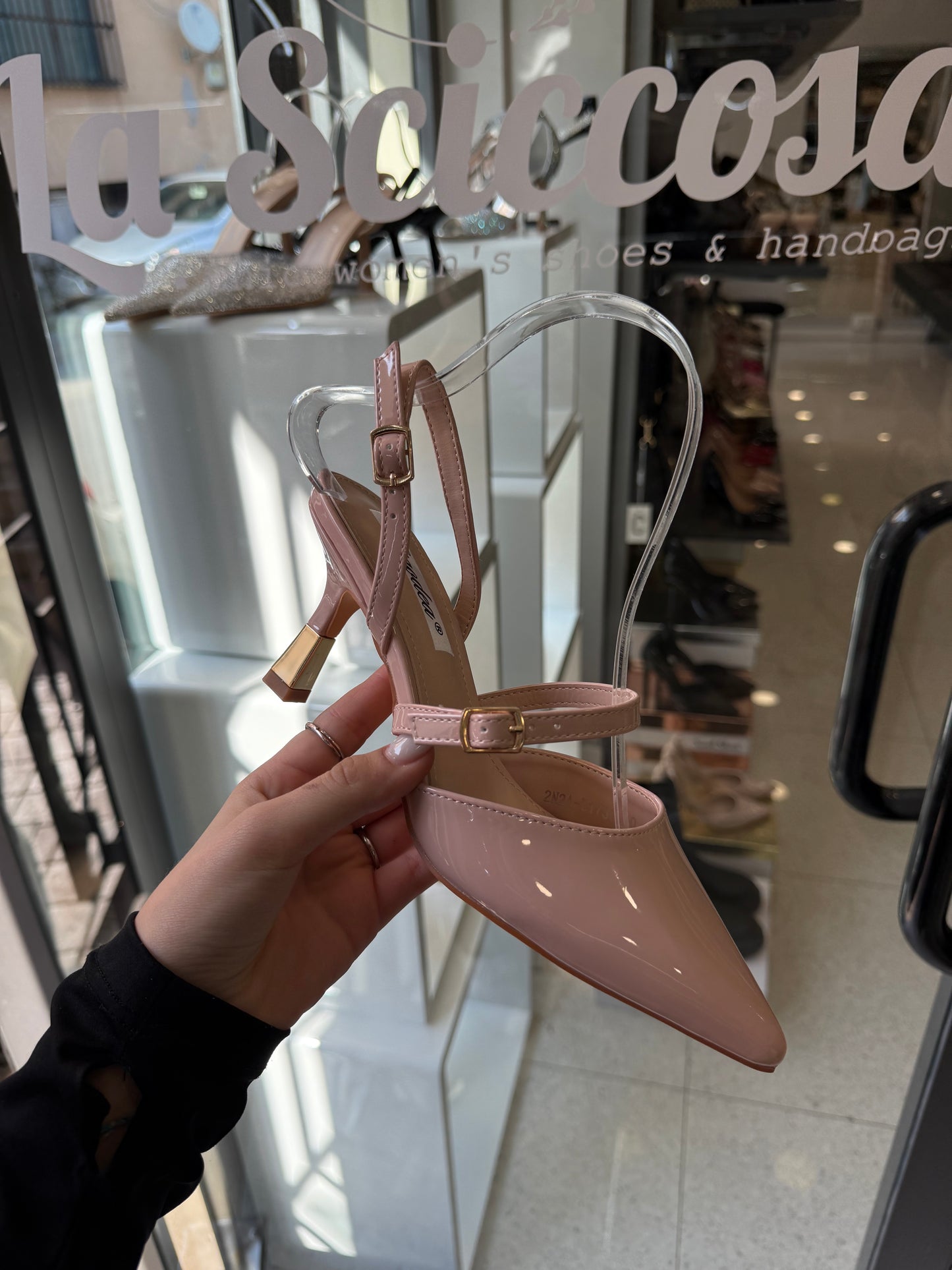 slingback rosa con dettagli oro