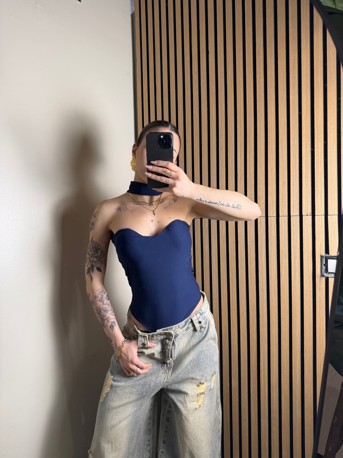 body CHOCKER