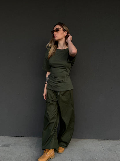 pantaloni in cotone verde militare