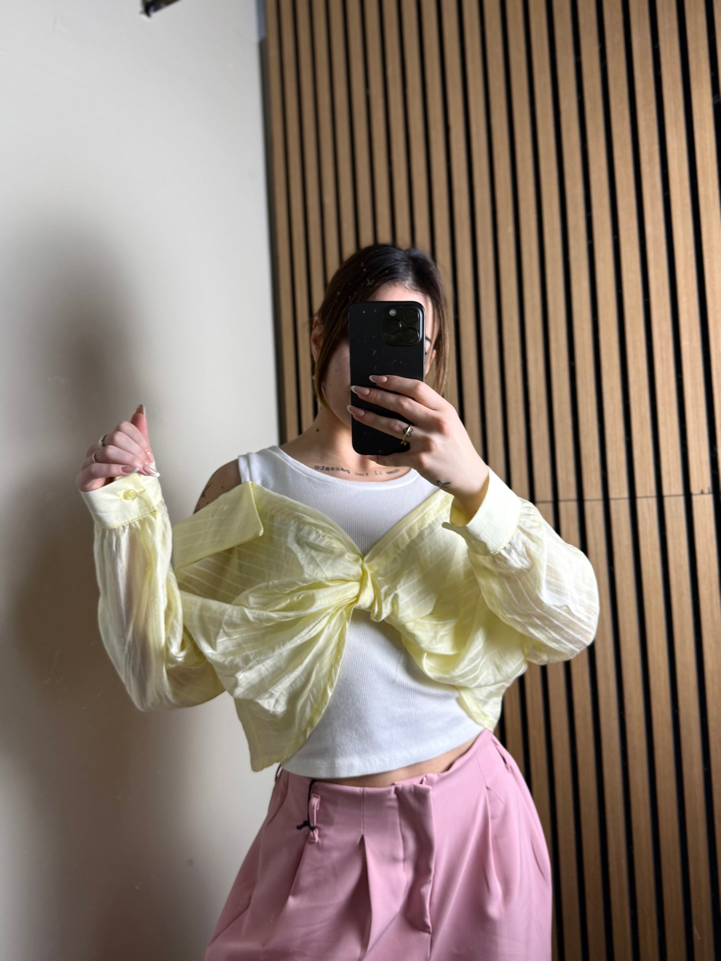 canotta con camicetta CLOÈ gialla