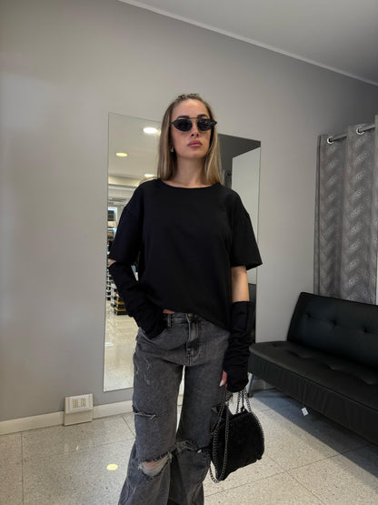 t-shirt over nera