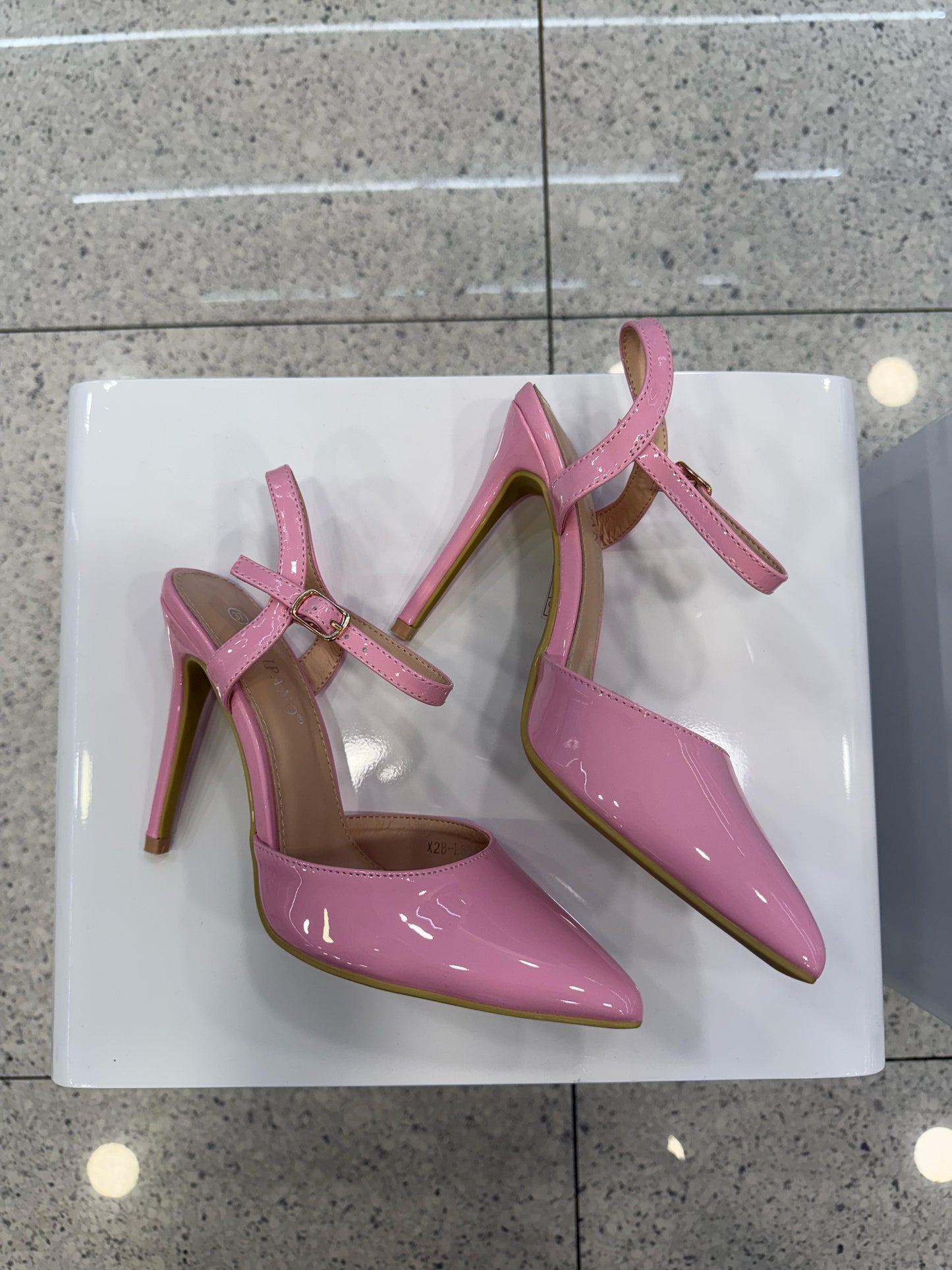 décolleté lucido rosa